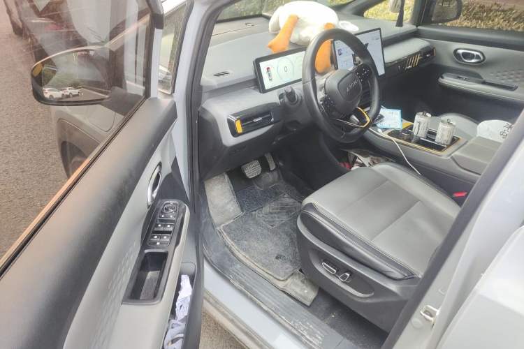 Used AION Y 2022 70 Intelligent Edition Lithium Iron Phosphate Interior 3