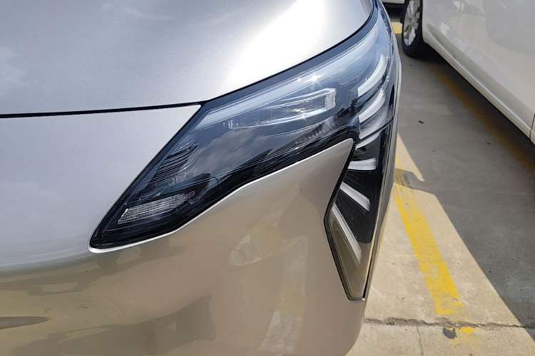 Used AION Y 2022 Plus 70 Smart Edition Left Front Headlight