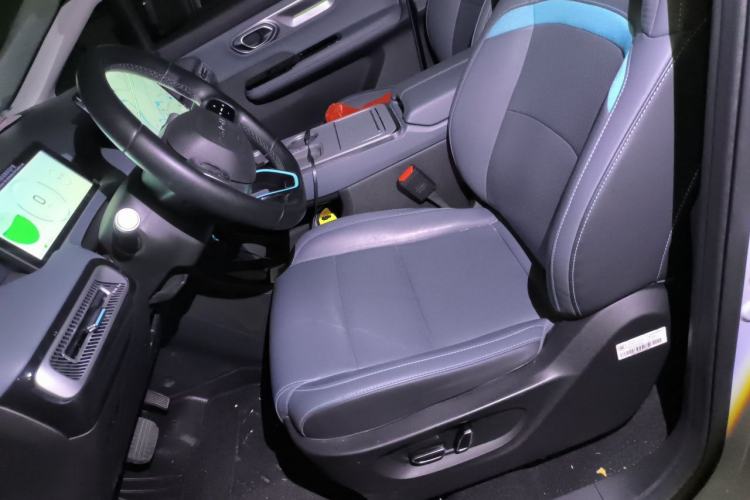 Used AION Y 2022 Plus 70 Smart Edition Left Front Seat