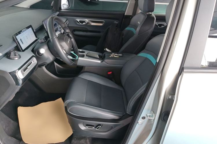 Used AION Y 2022 Plus 70 Tech Edition Left Front Seat