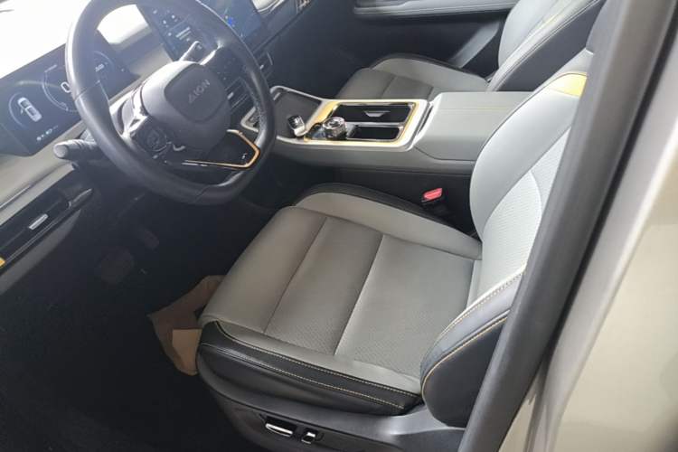 Used AION Y 2022 Plus 70 Tech Edition Left Front Seat