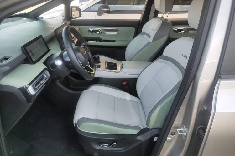 Used AION Y 2022 Plus 70 Smart Edition Left Front Seat