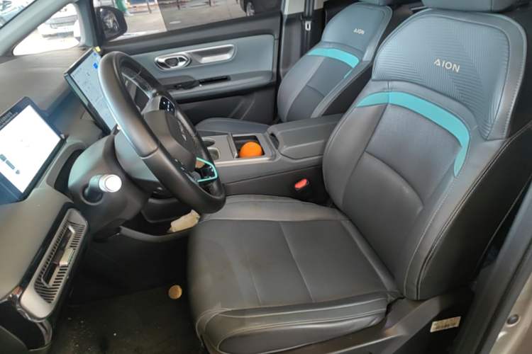 Used AION Y 2022 Plus 70 Smart Edition Left Front Seat