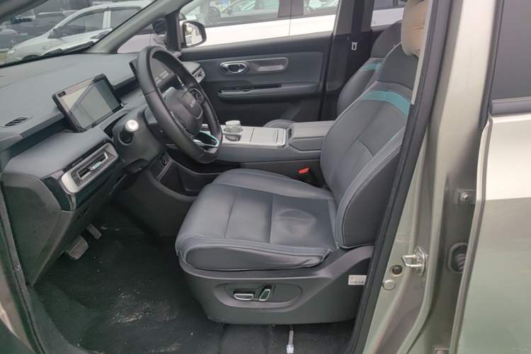 Used AION Y 2022 Plus 70 Smart Edition Left Front Seat