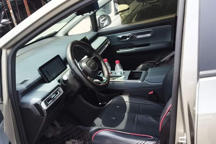 Used AION Y 2022 Plus 70 Enjoy Edition Left Front Seat