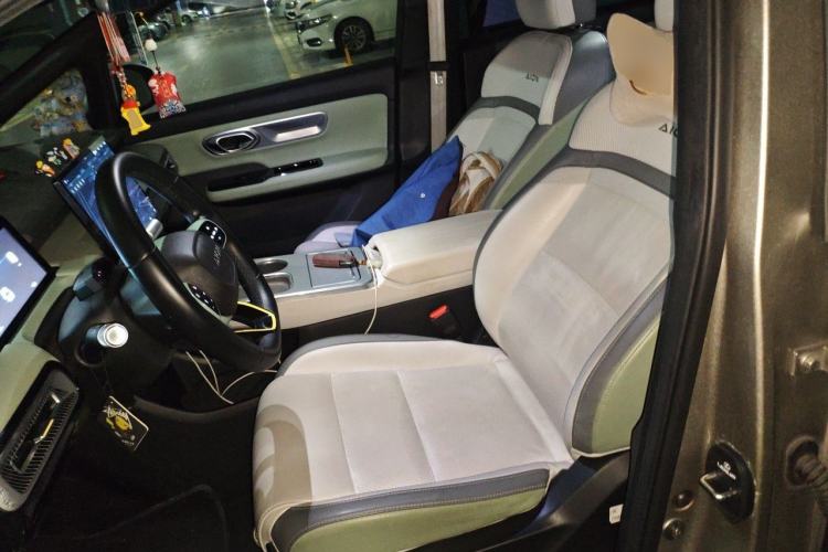 Used AION Y 2022 Plus 70 Tech Edition Left Front Seat