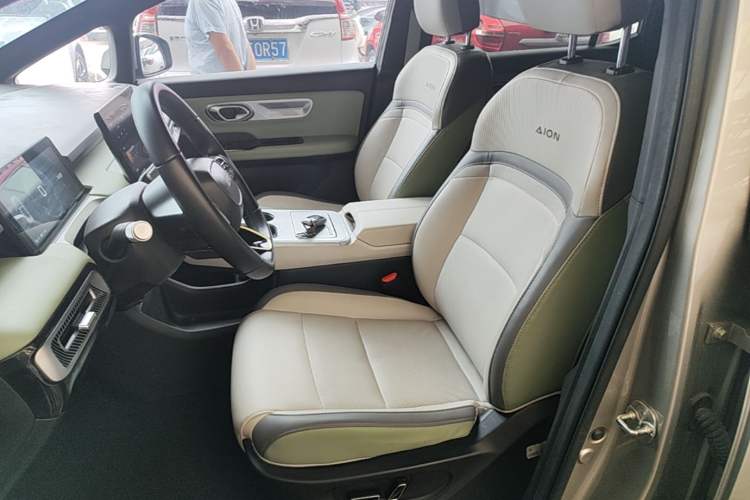 Used AION Y 2022 Plus 70 Smart Edition Left Front Seat
