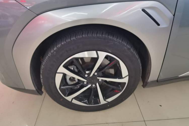 Used AION Y 2022 Plus 80 Smart Edition Left Front Wheel Hub
