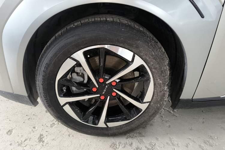 Used AION Y 2022 Plus 70 Smart Edition Left Front Wheel Hub