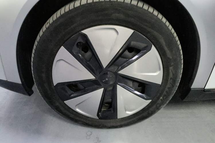 Used AION Y 2022 Plus 80 Enjoy Edition Left Front Wheel Hub