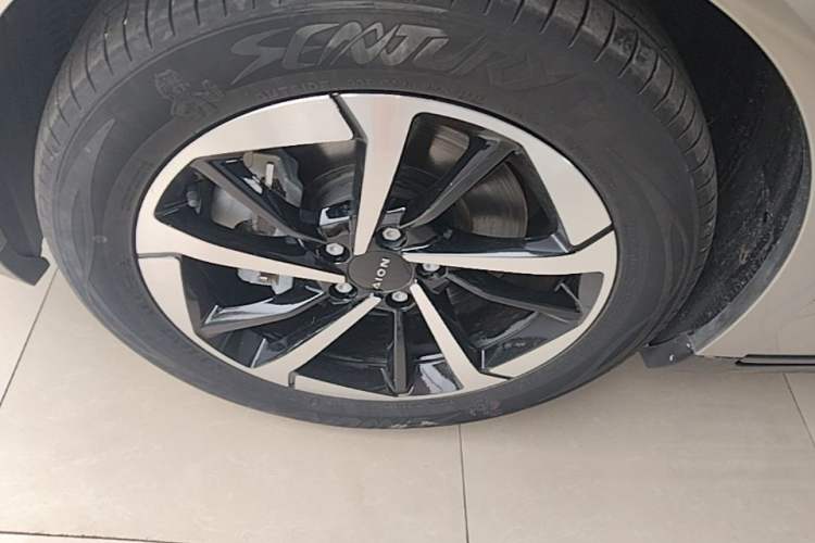 Used AION Y 2022 Plus 70 Smart Edition Left Front Wheel Hub