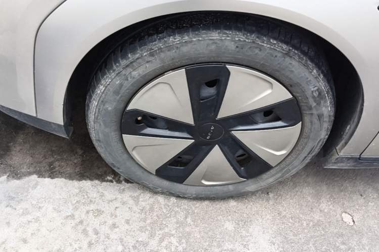 Used AION Y 2022 Plus 70 Enjoy Edition Left Front Wheel Hub