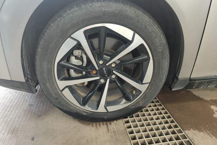 Used AION Y 2022 Plus 70 Smart Edition Left Front Wheel Hub