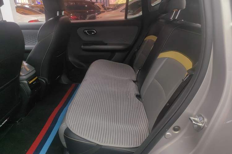 Used AION Y 2022 70 Intelligent Edition Lithium Iron Phosphate Left Rear Seat