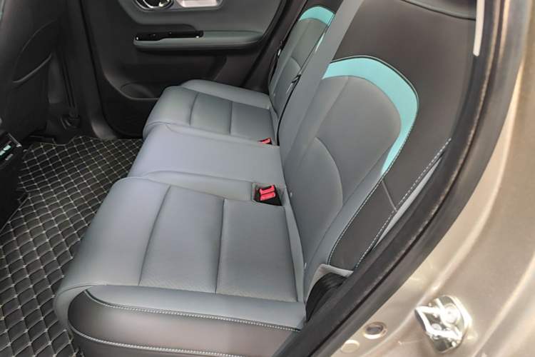 Used AION Y 2022 Plus 70 Smart Edition Left Rear Seat