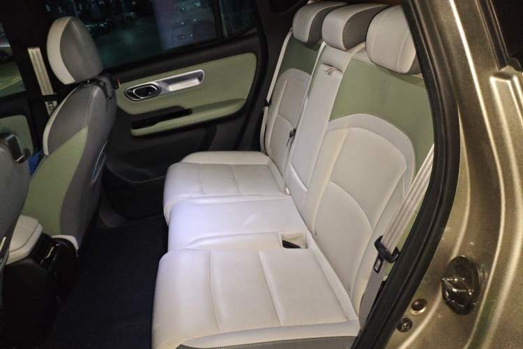 Used AION Y 2022 Plus 70 Tech Edition Left Rear Seat