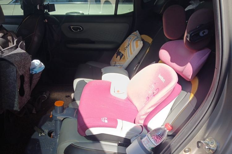 Used AION Y 2022 80 Ultra-Long Range Edition Left Rear Seat