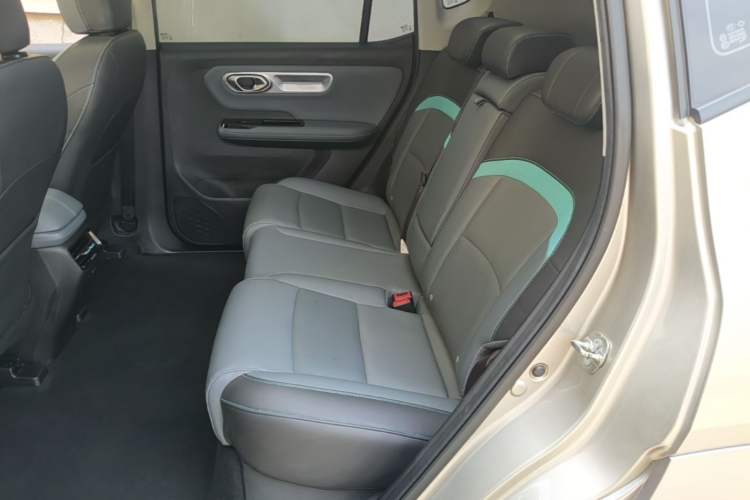 Used AION Y 2022 Plus 70 Tech Edition Left Rear Seat