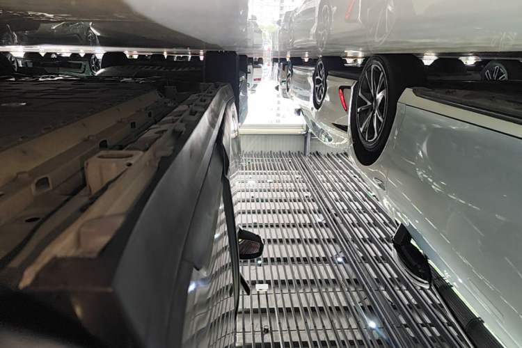 Used AION Y 2022 70 Intelligent Edition Lithium Iron Phosphate Left Side Sill