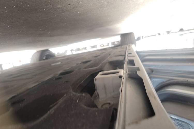 Used AION Y 2022 Plus 70 Enjoy Edition Left Side Sill