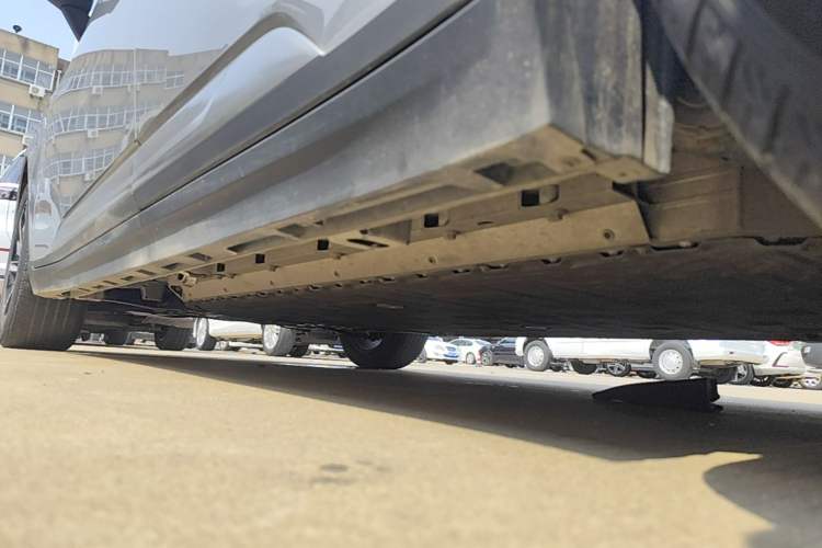 Used AION Y 2022 Plus 70 Smart Edition Left Side Sill