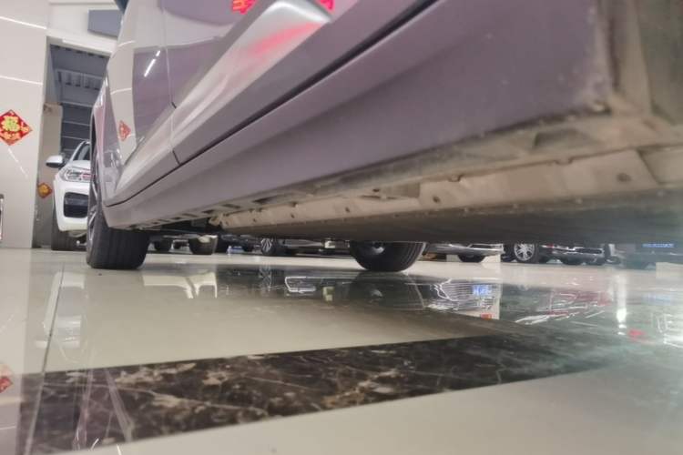 Used AION Y 2022 Plus 80 Smart Edition Left Side Sill