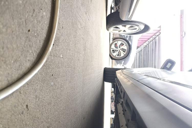 Used AION Y 2022 Plus 70 Tech Edition Left Side Sill