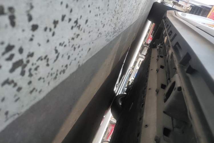 Used AION Y 2022 Plus 70 Smart Edition Left Side Sill
