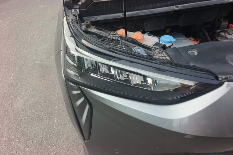 Used AION Y 2022 70 Intelligent Driving Version Lithium Iron Phosphate Right Front Headlight