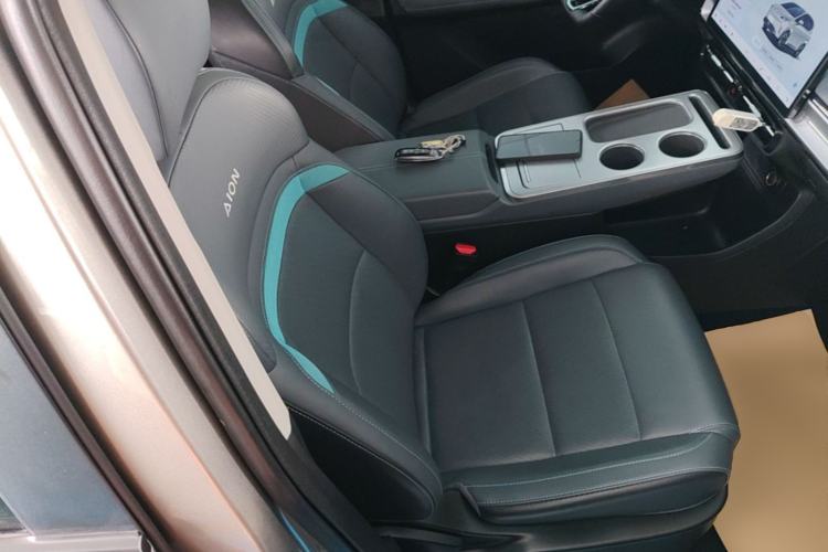 Used AION Y 2022 Plus 70 Tech Edition Right Front Seat
