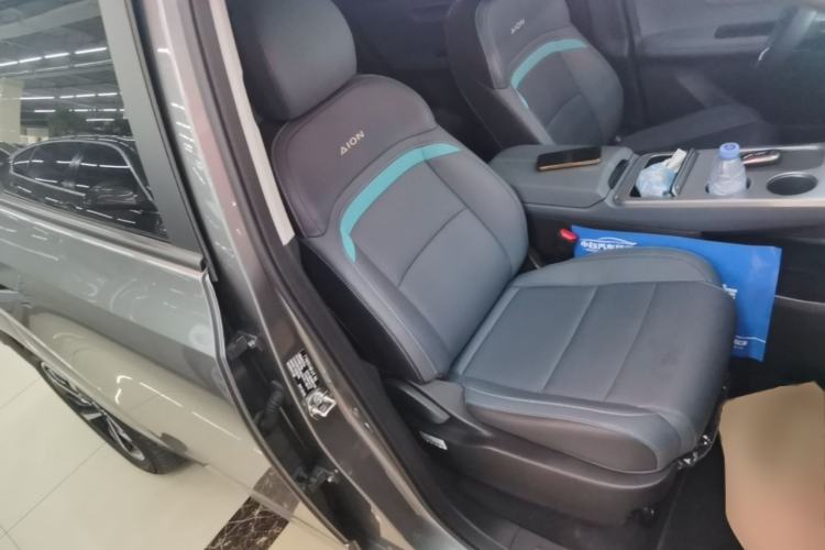 Used AION Y 2022 Plus 80 Smart Edition Right Front Seat