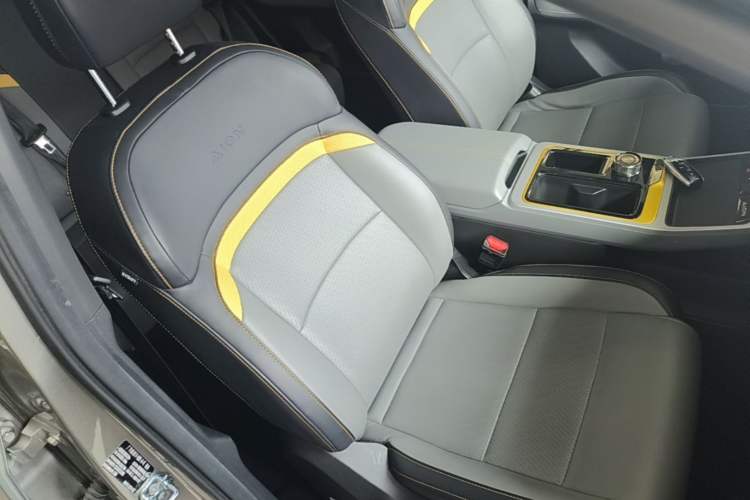 Used AION Y 2022 Plus 70 Tech Edition Right Front Seat