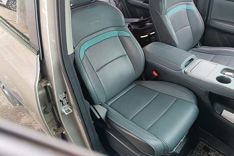 Used AION Y 2022 Plus 70 Smart Edition Right Front Seat
