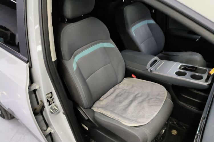 Used AION Y 2022 Plus 80 Enjoy Edition Right Front Seat