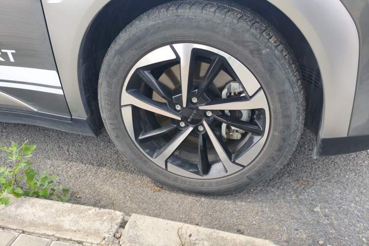 Used AION Y 2022 Plus 70 Smart Edition Right Front Wheel Hub