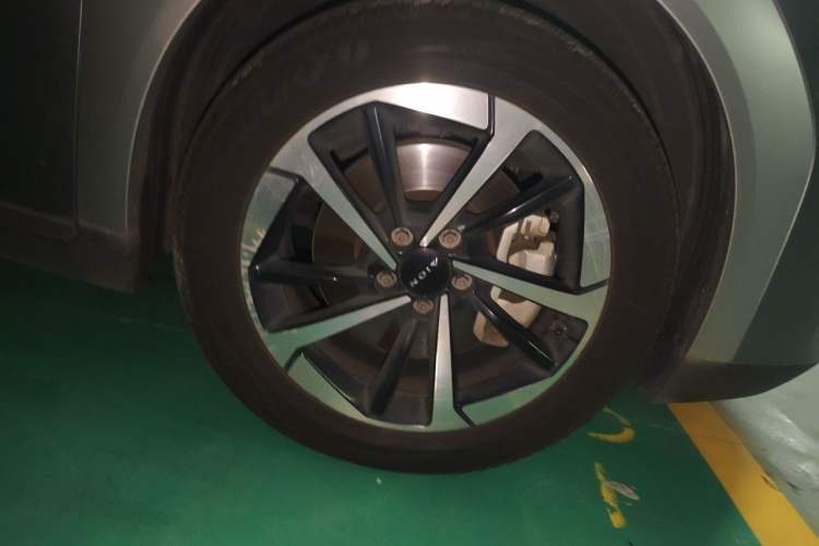 Used AION Y 2022 Plus 70 Smart Edition Right Front Wheel Hub