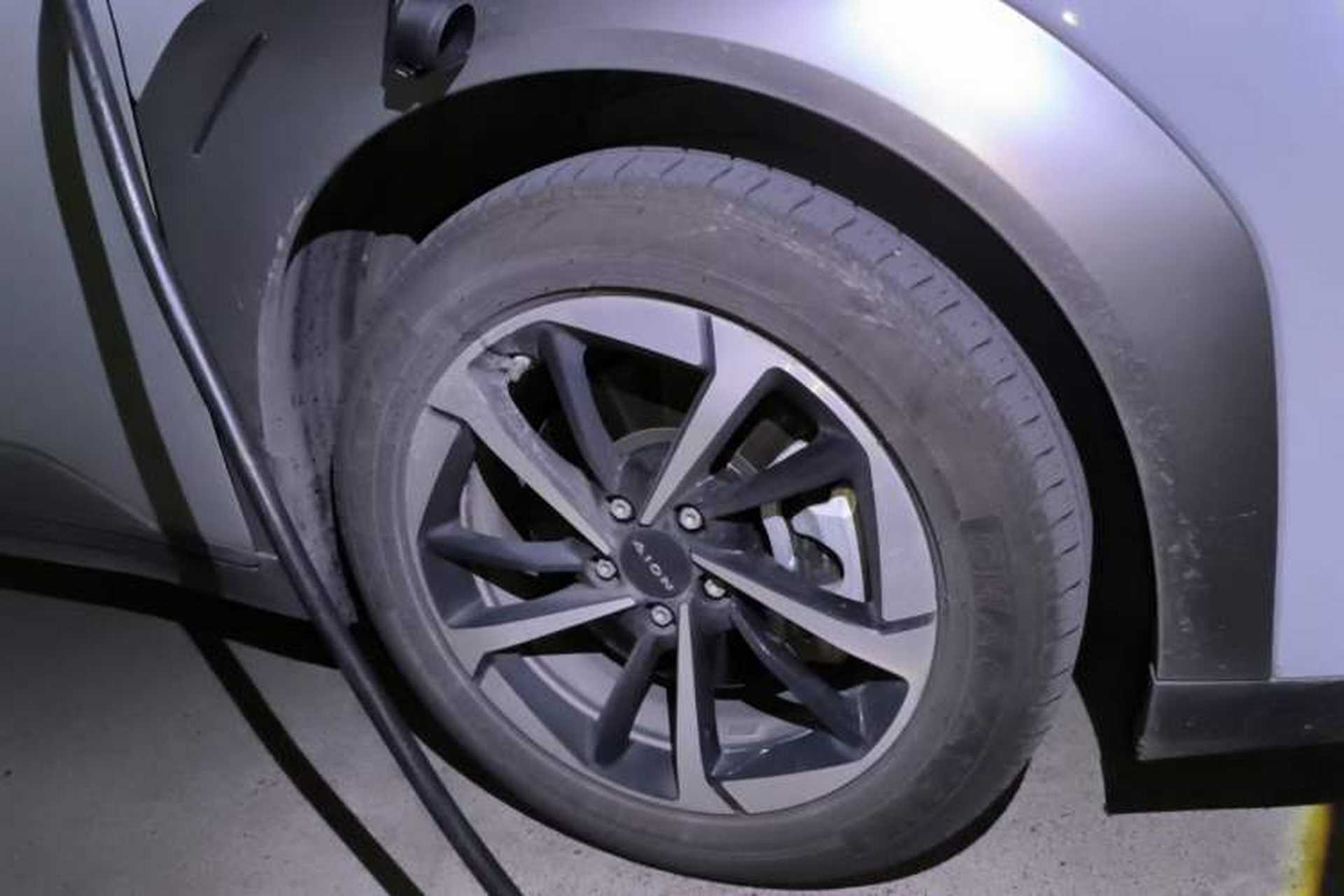 Used AION Y 2022 Plus 70 Smart Edition Right Front Wheel Hub