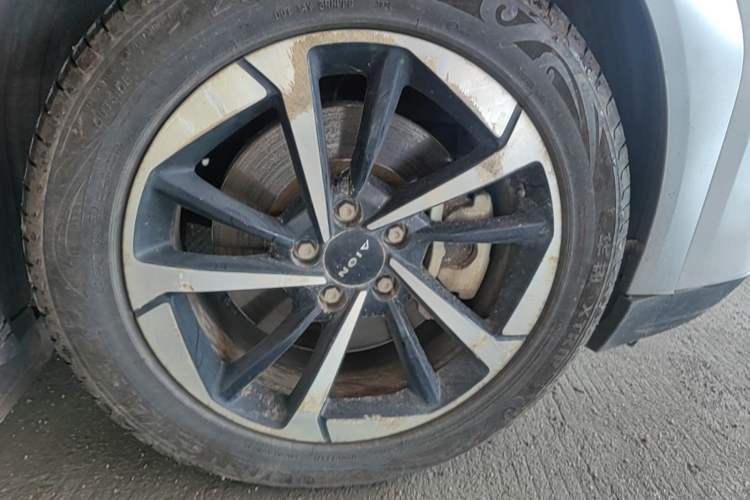 Used AION Y 2022 Plus 70 Smart Edition Right Front Wheel Hub