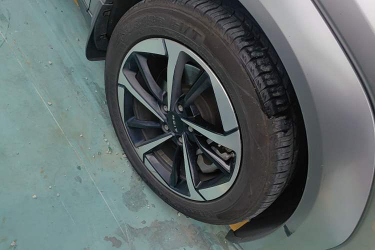 Used AION Y 2022 Plus 70 Smart Edition Right Front Wheel Hub