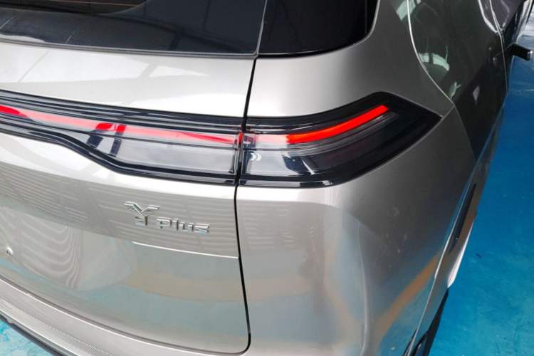 Used AION Y 2022 Plus 70 Tech Edition Right Rear Taillight
