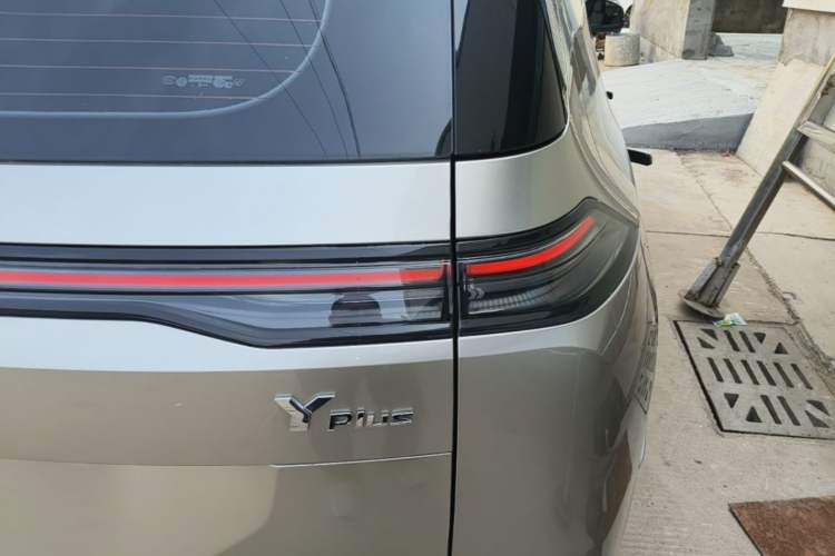 Used AION Y 2022 Plus 70 Tech Edition Right Rear Taillight