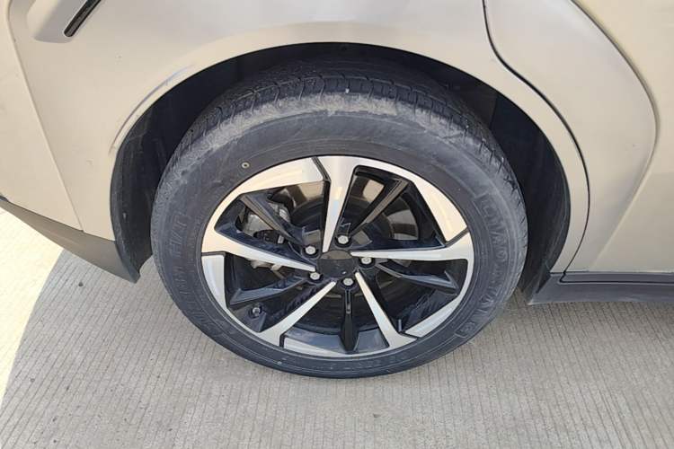 Used AION Y 2022 Plus 70 Smart Edition Right Rear Wheel Hub