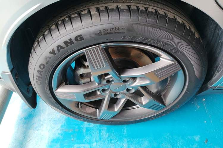 Used AION Y 2022 Plus 70 Tech Edition Right Rear Wheel Hub