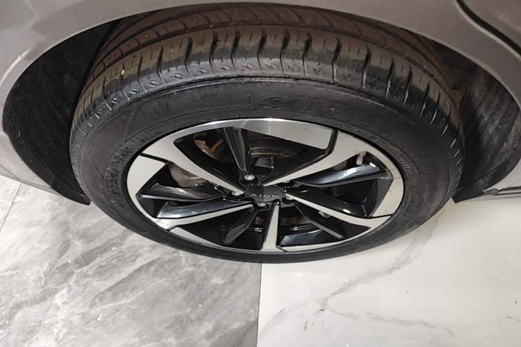 Used AION Y 2022 Plus 70 Smart Edition Right Rear Wheel Hub