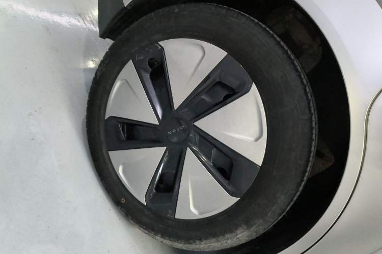 Used AION Y 2022 Plus 80 Enjoy Edition Right Rear Wheel Hub