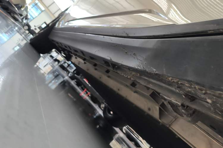 Used AION Y 2022 Plus 80 Smart Edition Right Side Sill