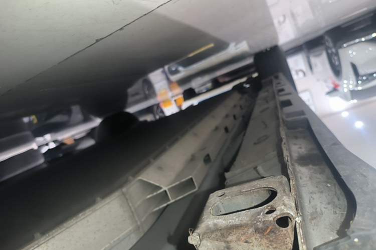 Used AION Y 2022 Plus 80 Enjoy Edition Right Side Sill