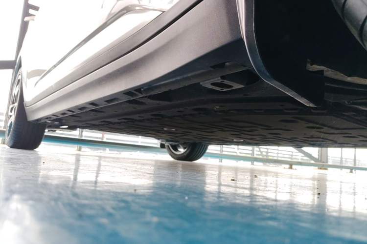 Used AION Y 2022 Plus 70 Tech Edition Right Side Sill