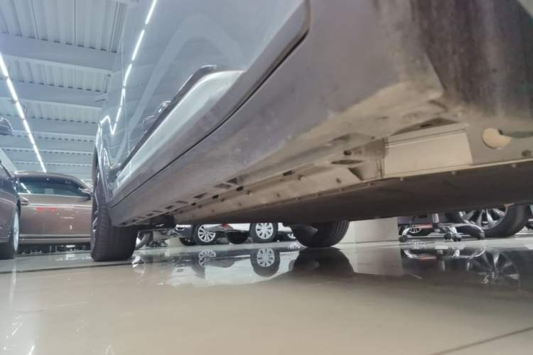 Used AION Y 2022 Plus 80 Smart Edition Right Side Sill
