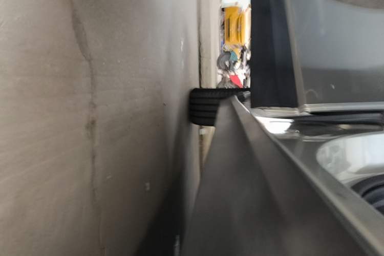 Used AION Y 2022 Plus 70 Tech Edition Right Side Sill